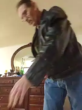 Snapshot of coolbrease10 chatting on 12.29.24 coolbrease10 online show from 12.29.24