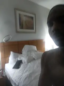 Snapshot of SirSubtrainer chatting on 01.04.25 SirSubtrainer online show from 01.04.25