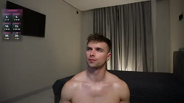 Snapshot of Nik_Sharp chatting on 03.12.26 Nik Sharp online show from 03.12.26