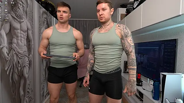 Snapshot of Nik_Sharp chatting on 04.10.26 Nik Sharp online show from 04.10.26