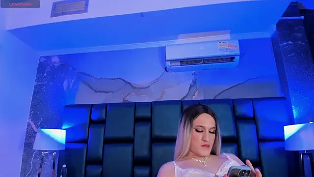 Snapshot of JESSI_NAOMI chatting on 02.04.25 JESSI NAOMI online show from 02.04.25