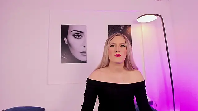 Snapshot of JESSI_NAOMI chatting on 02.20.25 JESSI NAOMI online show from 02.20.25