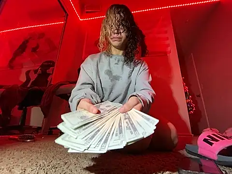 Snapshot of Creolegirl19 chatting on 03.01.26 Creolegirl19 online show from 03.01.26