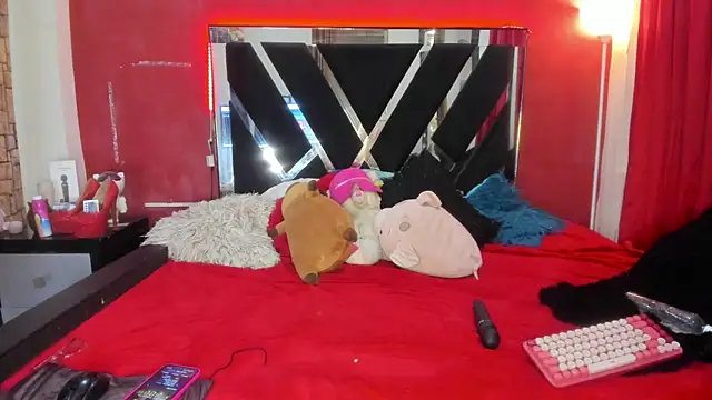 Snapshot of Charllote23 chatting on 02.14.26 Charllote23 online show from 02.14.26