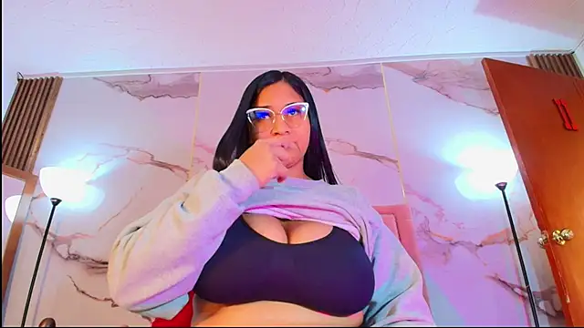 Snapshot of La_indiia chatting on 02.26.26 La indiia online show from 02.26.26