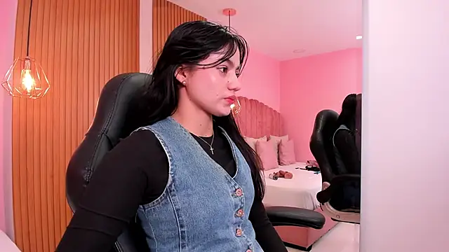 ariel jonees online show from 01.21.25