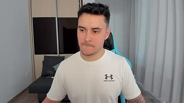 Snapshot of MatMalonne chatting on 03.14.26 MatMalonne online show from 03.14.26