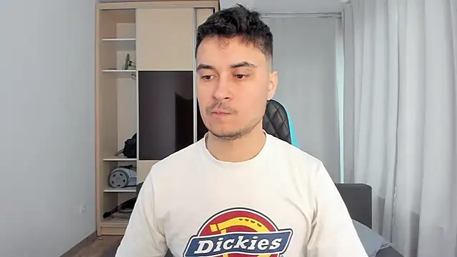 Snapshot of MatMalonne chatting on 03.27.26 MatMalonne online show from 03.27.26