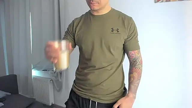 Snapshot of MatMalonne chatting on 03.31.26 MatMalonne online show from 03.31.26