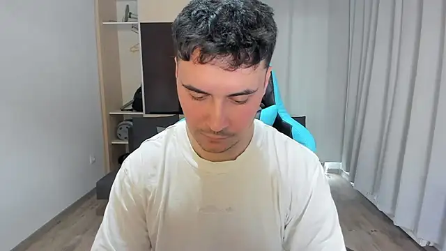 Snapshot of MatMalonne chatting on 04.03.26 MatMalonne online show from 04.03.26