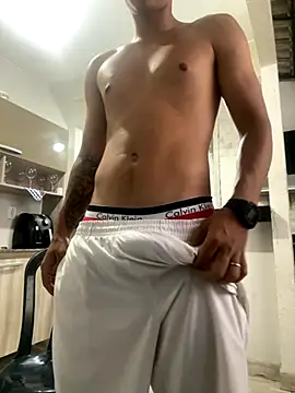 Snapshot of Akdablio chatting on 11.08.25 Akdablio online show from 11.08.25