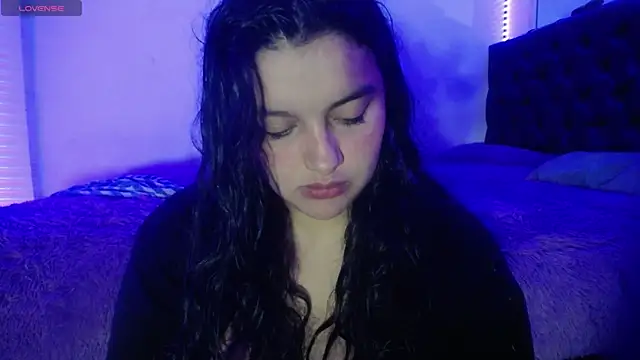 Laurenkenner  online show from 10.18.25