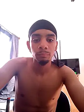 Snapshot of 29YOURZ_28_ chatting on 12.07.24 29YOURZ 28 online show from 12.07.24