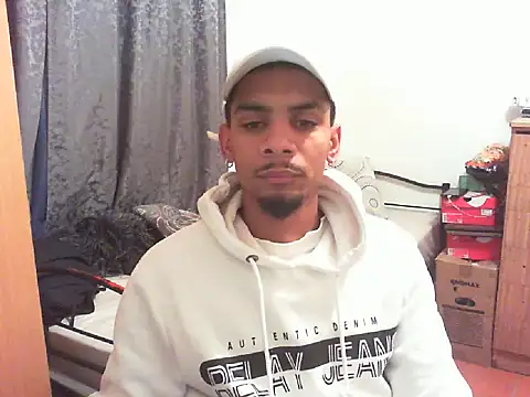 Snapshot of 29YOURZ_28_ chatting on 09.17.25 29YOURZ 28 online show from 09.17.25