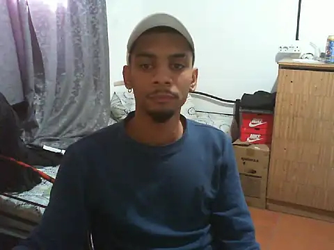 Snapshot of 29YOURZ_28_ chatting on 10.31.25 29YOURZ 28 online show from 10.31.25