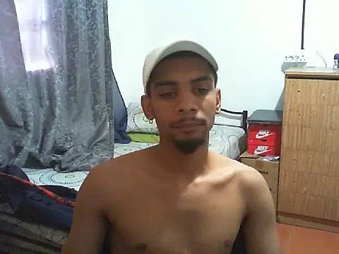 Snapshot of 29YOURZ_28_ chatting on 11.18.25 29YOURZ 28 online show from 11.18.25