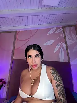 Snapshot of kiim_taaylor chatting on 02.20.25 kiim taaylor online show from 02.20.25