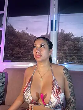 Snapshot of kiim_taaylor chatting on 09.18.25 kiim taaylor online show from 09.18.25