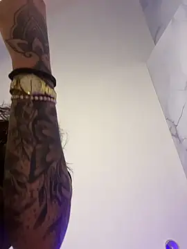 Snapshot of kiim_taaylor chatting on 11.21.25 kiim taaylor online show from 11.21.25