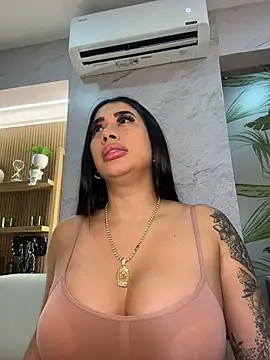 Snapshot of kiim_taaylor chatting on 11.26.25 kiim taaylor online show from 11.26.25