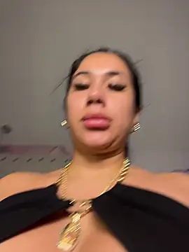 Snapshot of kiim_taaylor chatting on 12.15.25 kiim taaylor online show from 12.15.25