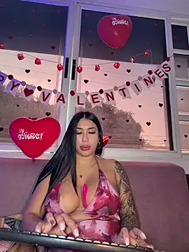 Snapshot of kiim_taaylor chatting on 02.15.26 kiim taaylor online show from 02.15.26