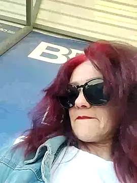 Snapshot of SweetLeila40 chatting on 05.16.26 SweetLeila40 online show from 05.16.26