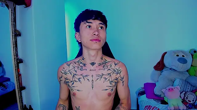 juniior 2311  online show from 11.18.25