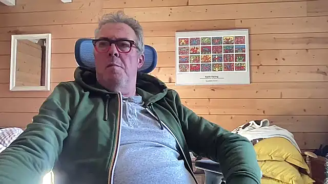 Snapshot of lelohop chatting on 12.16.24 lelohop online show from 12.16.24