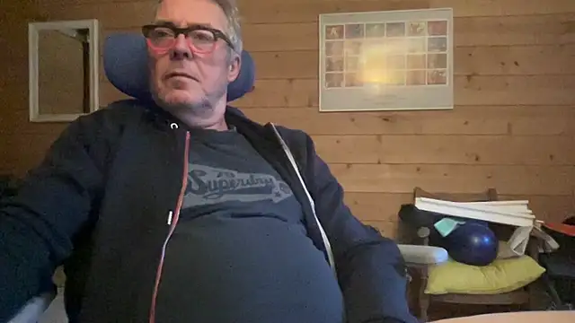 Snapshot of lelohop chatting on 02.05.25 lelohop online show from 02.05.25