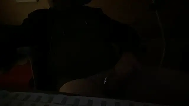 Snapshot of lelohop chatting on 03.11.25 lelohop online show from 03.11.25