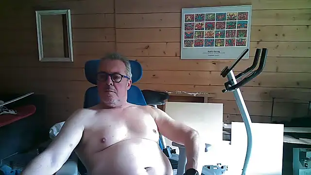 Snapshot of lelohop chatting on 03.13.25 lelohop online show from 03.13.25