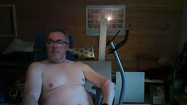 Snapshot of lelohop chatting on 03.17.25 lelohop online show from 03.17.25