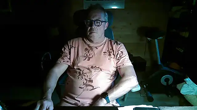 Snapshot of lelohop chatting on 09.22.25 lelohop online show from 09.22.25