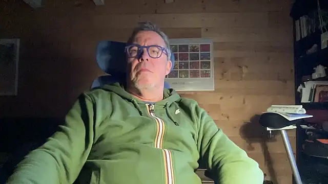 Snapshot of lelohop chatting on 01.14.26 lelohop online show from 01.14.26