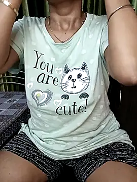 Snapshot of MUMTAJ-1 chatting on 10.05.25 MUMTAJ-1 online show from 10.05.25