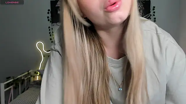 Snapshot of Melissa_babs chatting on 12.23.24 Melissa babs online show from 12.23.24