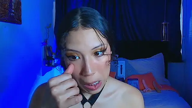 Snapshot of avans_15 chatting on 02.05.25 avans 15 online show from 02.05.25