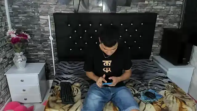 salvadorgomezx online show from 12.15.24