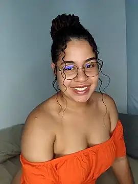 VitoriaFernandes online show from 03.04.25