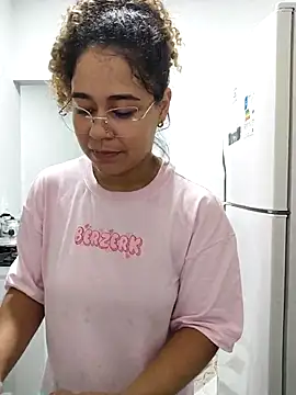 VitoriaFernandes online show from 02.17.26