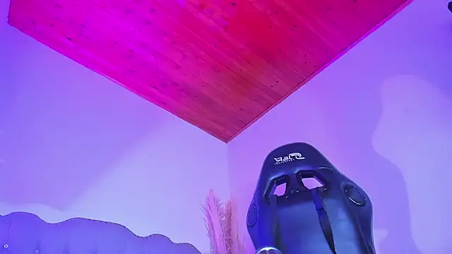 Tahiraa  online show from 10.16.25