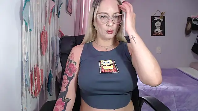 Snapshot of yulieth_anamar chatting on 02.25.25 yulieth anamar online show from 02.25.25