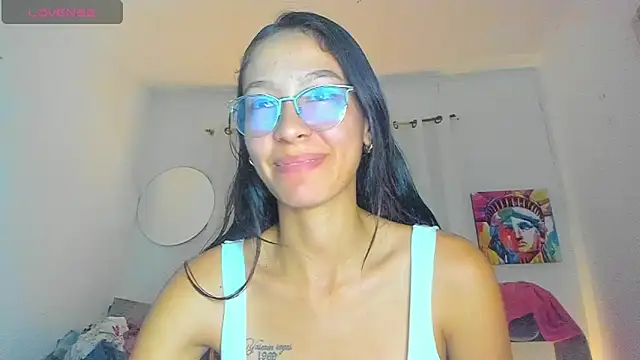 Snapshot of Sophie_sweett19 chatting on 06.18.26 Sophie sweett19 online show from 06.18.26