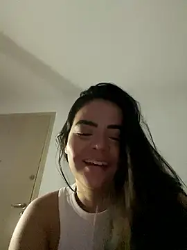 rebeccaareys online show from 12.05.24