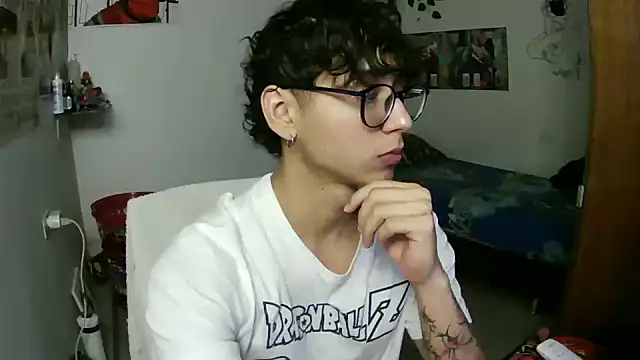 Snapshot of Dillom420 chatting on 12.19.25 Dillom420 online show from 12.19.25