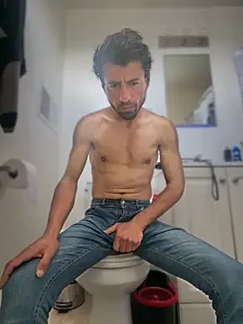 Snapshot of Natural_sexy33 chatting on 03.28.26 Natural sexy33 online show from 03.28.26