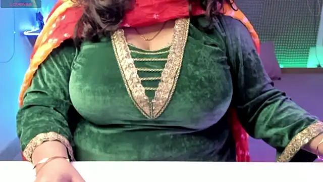 Gulabi Queen online show from 12.11.24