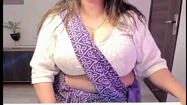Gulabi Queen online show from 03.12.25