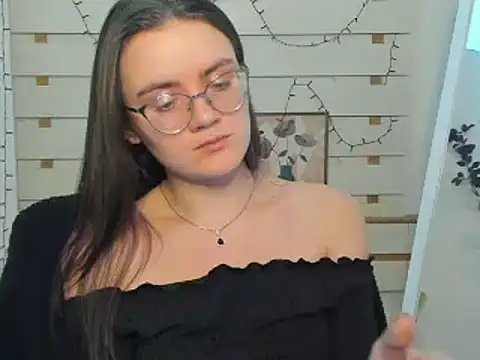 Snapshot of Josephine_jo chatting on 11.18.25 Josephine jo online show from 11.18.25